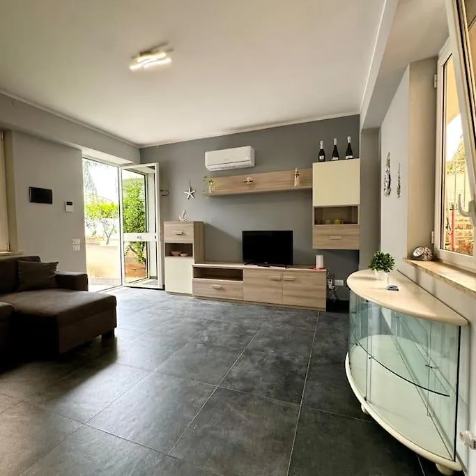 Sicilian Retreat - Mondello Beautiful Apartment Palermo 0*,